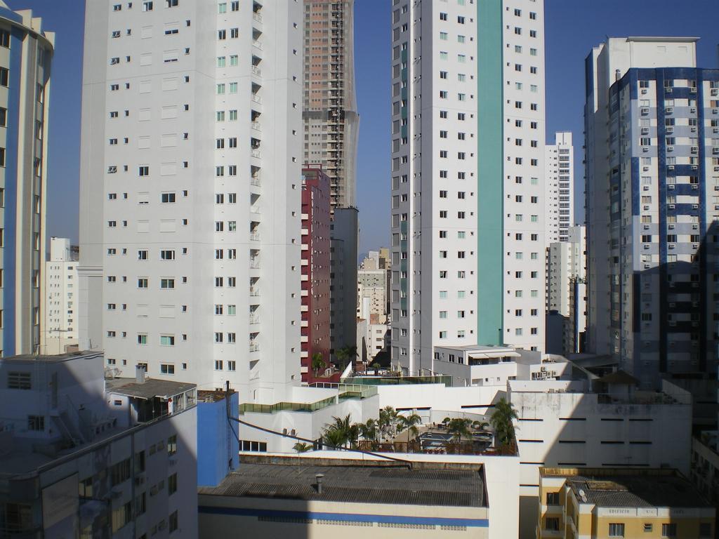 Apartamento Dante Tomio Balneário Camboriú المظهر الخارجي الصورة